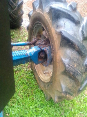 Ford 6610  มีอินวอยซ์ ขายพร้อมอุปกรณ์ผานสามคะ