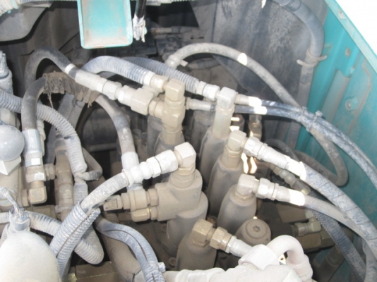 ขาย Kobelco SK135SR-1ES (YY04) ซุปเปอร์ ปี2006 มีใบมีดดัน แทรคเหล็กหุ้มยาง 4,600ชม.