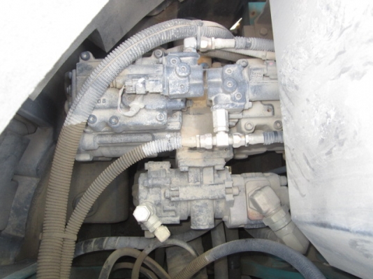 ขาย Kobelco SK135SR-1ES (YY04) ซุปเปอร์ ปี2006 มีใบมีดดัน แทรคเหล็กหุ้มยาง 4,600ชม.