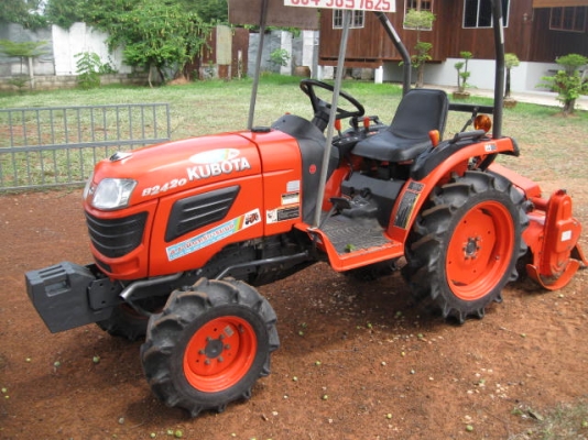 รถไถคูโบต้า B2420  4x4