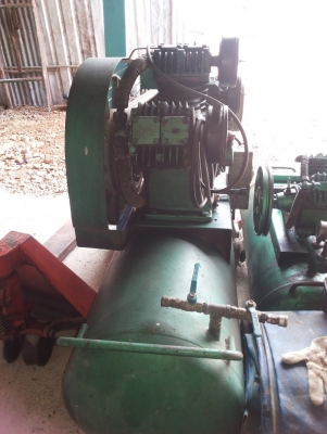 ขายปั้มลม 10 แรง 3 สูบถัง 300ลิตรครบชุดของ ฟูเช็งมอเตอร์ฮิตาชิ