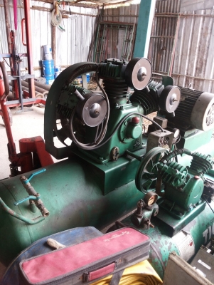 ขายปั้มลม 10 แรง 3 สูบถัง 300ลิตรครบชุดของ ฟูเช็งมอเตอร์ฮิตาชิ