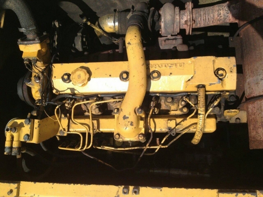 ขาย KOMATSU PC 200-5 สภาพสวยพร้อมใช้ ราคาต่อรองได้ ติดต่อได้ที่คุณ อ๊อฟ พิจิตร 086-737-9991