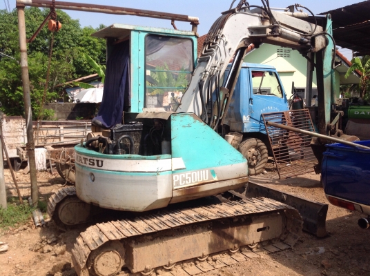 ขายรถขุดยี่ฮ้อโคมัสสุPC50uuรถพร้อมใช้งานทำงานอยู่ทุกวันมาลองได้