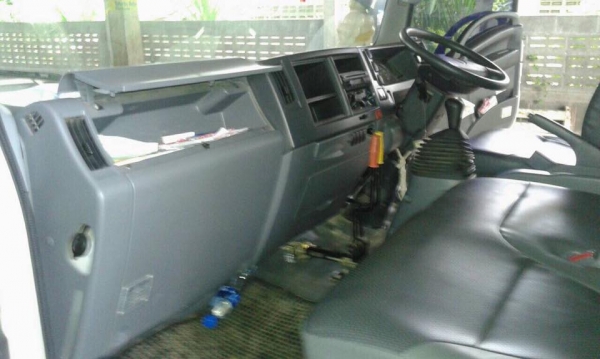 ขายดาวน์ 6 ล้อดั้ม Isuzu 175 แรง ปี 55 รถบรรทุกขี้ยางแห้ง ใช้น้อยมาก 14500 กม.รถสวยมากๆขายดาวน์550000 ผ่อนอีก 600000