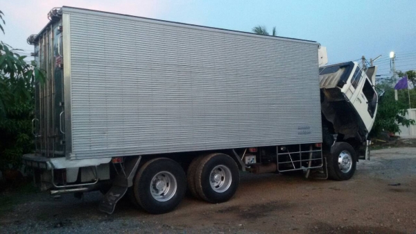 ็HINO.FL3M.เพลาเดียว.เครื่องM10C.240แรง.สภาพสวยราคานี้หัวครัชซีครับ..ราคา780,000