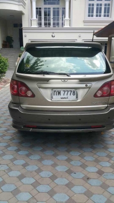 รถHarrier ปี05 สีทอง เครื่อง2400cc LPG