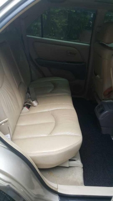 รถHarrier ปี05 สีทอง เครื่อง2400cc LPG