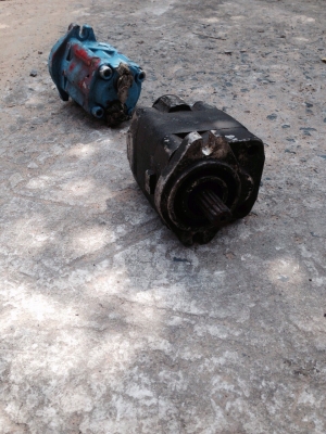 ขาย!!ปั๊มไฮดรอลิก ขนาด 2 ตัน กับ 5 ตัน ขาย!!ปั๊มไฮดรอลิก ขนาด 2 ตัน กับ 5 ตัน