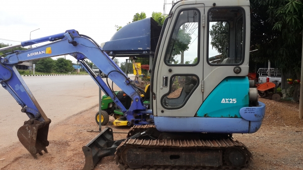 ขายด่วน รถขุดเล็ก Airman ax25-2  มีเก๋ง  สภาพพร้อมใช้งาน