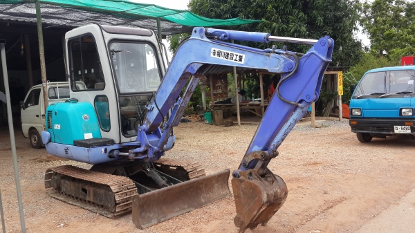 ขายด่วน รถขุดเล็ก Airman ax25-2  มีเก๋ง  สภาพพร้อมใช้งาน