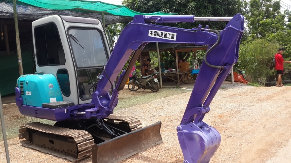 ขายด่วน รถขุดเล็ก Airman ax25-2  มีเก๋ง  สภาพพร้อมใช้งาน