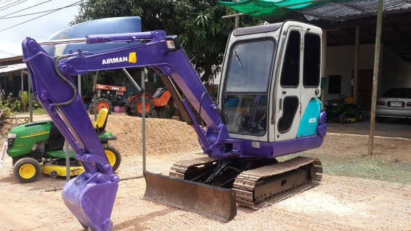 ขายด่วน รถขุดเล็ก Airman ax25-2  มีเก๋ง  สภาพพร้อมใช้งาน