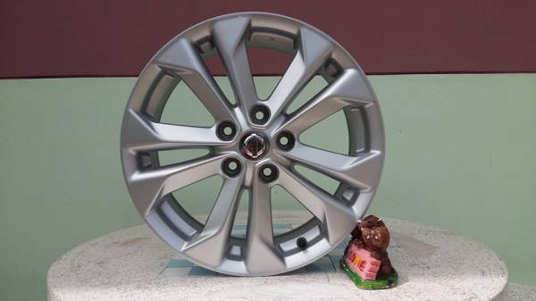 ขายล้อแม็กป้ายแดง nissan x-trail 17" สนใจติดต่อเล็กคลองสามครับ 081-3747940