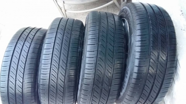 ขายล้อแม็กป้ายแดง altis 16" พร้อมยางปี15  สนใจติดต่อเล็กคลองสามครับ 081-3747940