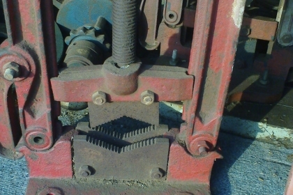 ปากกาจับท่อฟันสวยๆครับขนาด 5 นิ้วครับราคานี้คุ้มมากครับเดิมๆครับ