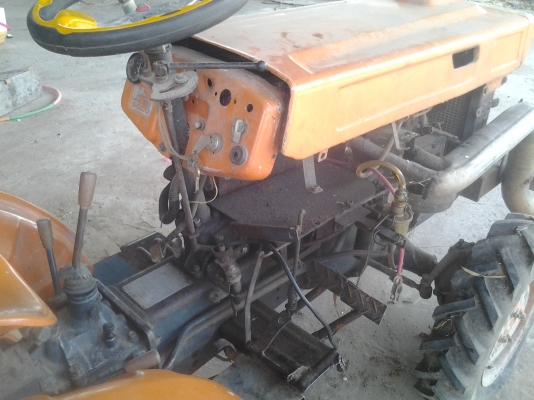 ขายตามสภาพรถไถB6000คูโบต้าโฟวินเครื่องติดปกติมีแต่ตัวรถ