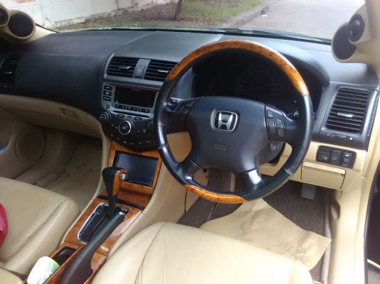 Honda Accord V6 เครื่อง 3.0 ตัวท็อป ปี 2003 Honda Accord V6 เครื่อง 3.0 ตัวท็อป ปี 2003