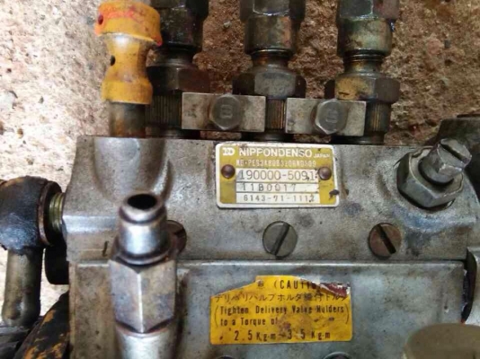 ขายไดสตาร์ทและปั๊ม Komatsu PC40 สนใจโทร. 080-8704656 และ 081-2792619