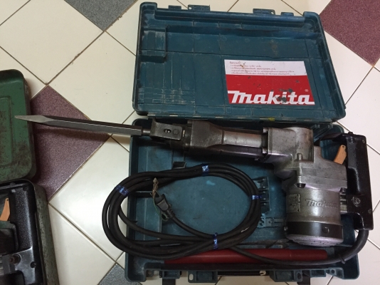 ขายเครื่องสกัดแย็กไฟฟ้ายี่ห้อMAKITAรุ่นHM1201พร้อมใช้งานครับ ขายเครื่องสกัดแย็กไฟฟ้ายี่ห้อMAKITAรุ่นHM1201พร้อมใช้งานครับ
