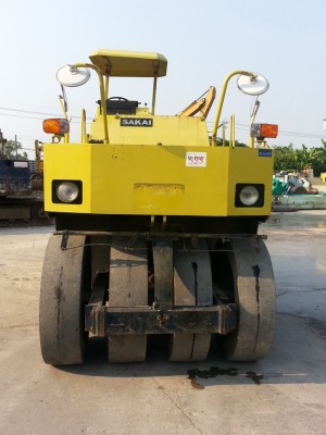 รถบด 9 ล้อยาง Sakai TS200 รถเก่านอกนำเข้าจากญี่ปุ่น พร้อมใช้งาน ตรวจเช็คให้ทั้งคัน รถบด 9 ล้อยาง Sakai TS200 รถเก่านอกนำเข้าจากญี่ปุ่น พร้อมใช้งาน ตรวจเช็คให้ทั้งคัน