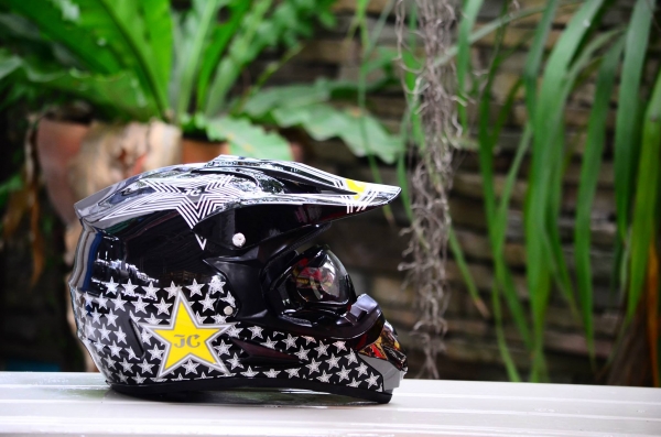 หมวกกันน็อค จัดโปรโมชั่นต้อนรับหน้าฝน ลดราคาพิเศษ1500 ลดเหลือ 1150 บาท 5 ใบเท่านั้น ชุดเกราะ  มีกระดองเต่า M L XL XXL ราคา เพียง 800 เสื้อวิบาก อีกมากมาย 600 รับ เสื้อวิบาก อีกมากมาย 600 รับ บัตร เครดิต บัตร เครดิตเสื้อวิบาก ชุดเกราะ มีกระดองเต่า ราคา เพี