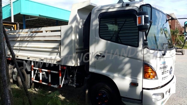 รถบรรทุก 6 ล้อดัมพ์ HINO  FC กระบะบรรทุกยกได้ 145 แรงม้า