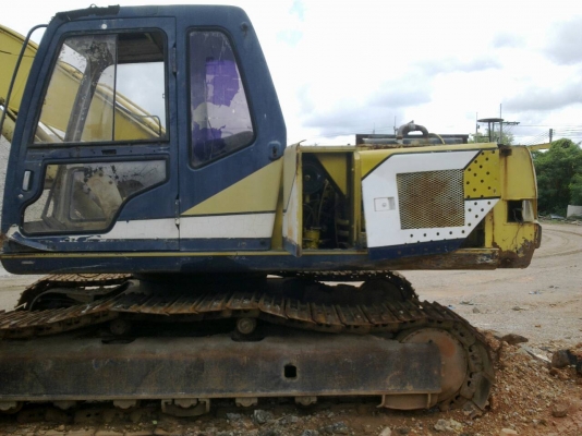 ขายด่วน อะใหล่ KOBELCO SK200 MARK /// ขายเป็นอะใหล่นะครับ