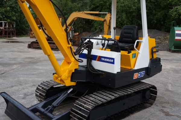ขายรถขุด YANMAR B37 พร้อมลายหัวเจาะ (เทียบเท่า PC35)