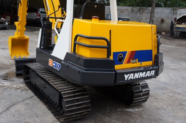 ขายรถขุด YANMAR B37 พร้อมลายหัวเจาะ (เทียบเท่า PC35)