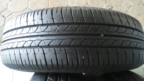 175/70R14 BRIDGESTONE , ปี 2012 ชุด 4 เส้น tel.081-427-3941 175/70R14 BRIDGESTONE , ปี 2012 ชุด 4 เส้น tel.081-427-3941