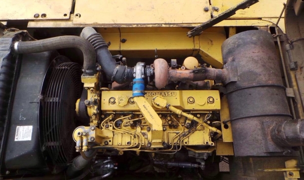 KOMATSU PC 200-6 Serial 87018 รถสวยสภาพดีมากครับพร้อมทำงานได้เลย เครื่องยนต์โคมัตซุเดิมๆแน่นแรงดีไม่มีเยิ้ม ปั๊มแรงดีทำงานเร็วไม่มีโหลดครับ ภายในเก๋งสะอาดสวย แอร์เย็น ไฟฟ้าเต็ม หน้าจอครบพร้อม ภายนอกบอดี้สวยเดิม บูมอาร์มไม่มีปะ ช่วงล่างแน่น โรลเลอร์โซ่ใบแท