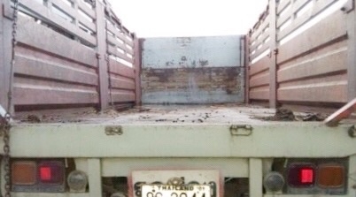 ขายด่วน ลูกพ่วง 2 คาน กระบะคอกเหล็กไม่ดั๊มพ์ความยาว 6 เมตรของอู่ ส.สุชัย สภาพดีมากครับพื้นไม่มีบุบไม่ยุบ ฝาข้างทั้งสองด้านไม่มีผุเลยพร้อมบรรทุกหนักได้เลย ช่วงล่างแน่นดี คัชซีมีดามไว้นิดหน่อยครับข้างเดียวพร้อมใช้งานไม่มีปัญหาครับ ยางสภาพดี 8 เส้นประมาณ 70\%