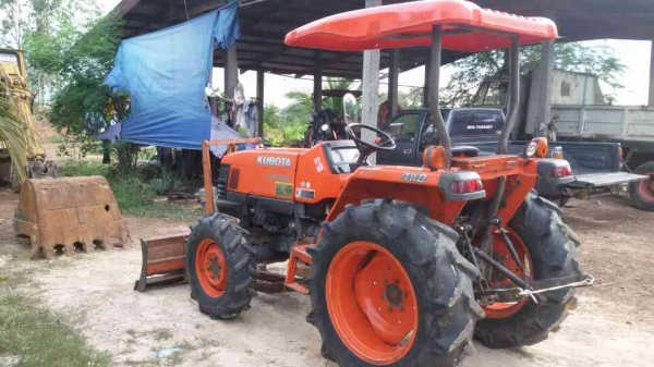 รถไถ คูโบต้า L3608 สภาพดีพร้อมใช้ อุปกรณ์3ชิ้น ทะเบียนพร้อม ราคาต่อรองได้ครับ