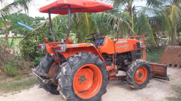 รถไถ คูโบต้า L3608 สภาพดีพร้อมใช้ อุปกรณ์3ชิ้น ทะเบียนพร้อม ราคาต่อรองได้ครับ
