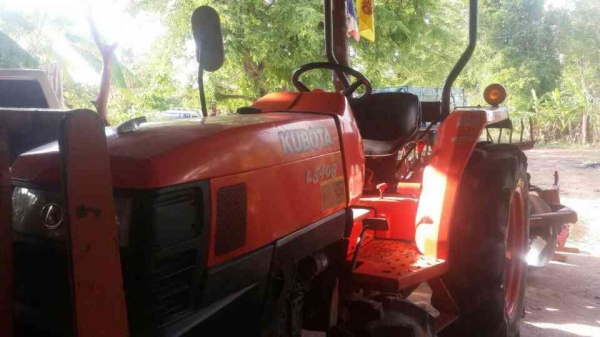 รถไถ คูโบต้า L3608 สภาพดีพร้อมใช้ อุปกรณ์3ชิ้น ทะเบียนพร้อม ราคาต่อรองได้ครับ