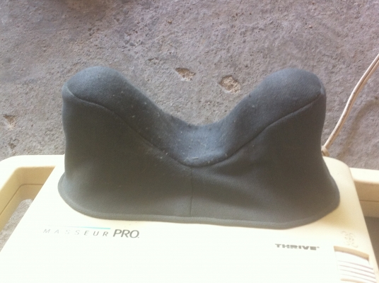 เครื่องบีดนวดเหมือนนิ้วมือMASSEUR PRO ยี่ห้อ THRIVE สีขาวของใหม่