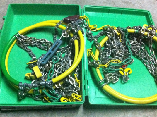 โซ่กันลืนใช้กันยางรถยนต์ทั่วไปเอาไว้ขับบนพื้นที่ๆลื่น  จากญี่ปุ่น ใช้กับยางขอบขนาด R14และ R15