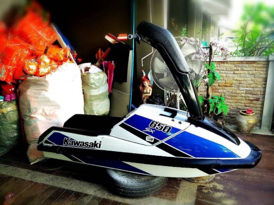 เจ็ทสกียืน kwasaki 650 sx