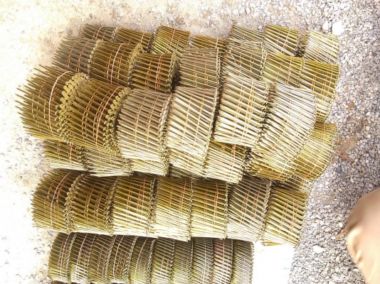 ตะปูม้วนใช้กับปืนยิงตะปูลมหรืไฟฟ้า ยี่ห้อ LION ขนาดยาว 1.5 นิ้ว แบบเป็นม้วนตามภาพ