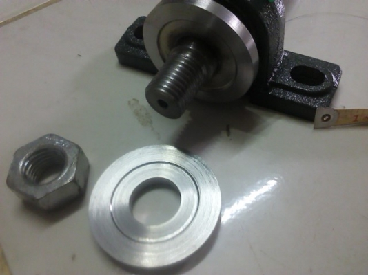 (งานทำตามสั่ง) เพลาแกนเลื่อยวงเดือนเอาไปยึดกับโต๋ะตัดไม้ เพื่อตัดไม้ พลาสติก อื่นๆ