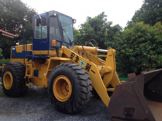 ขายรถตัก Komatsu WA 320-1  สภาพสวย พร้อมใช้ ราคาถูกมากๆ  081-9485494