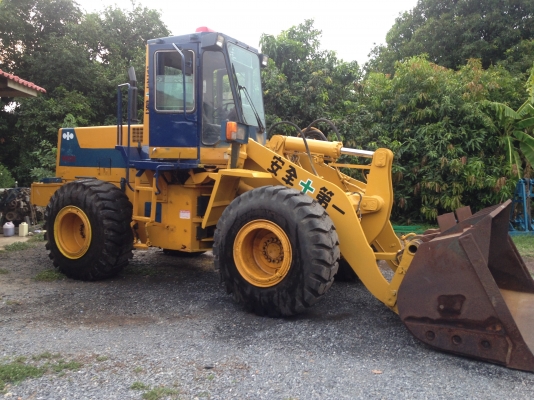 ขายรถตัก Komatsu WA 320-1  สภาพสวย พร้อมใช้ ราคาถูกมากๆ  081-9485494