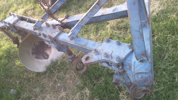 ขายรถไถฟอร์ดเสื้อลายพร้อมลุยงานหนักเอกสารพร้อมจดทะเบียนโอน325000บาทอุปกรณ์ ใบมีดดันหน้า หางสามkhl หางเจ็ดcmt