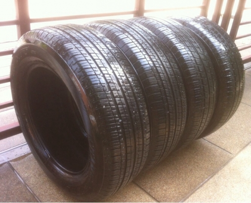 ยาง Bridgestone 225 65 17 ปลายปี12 ดอกเต็ม คมๆใช้กันยาว ราคาไม่แพง