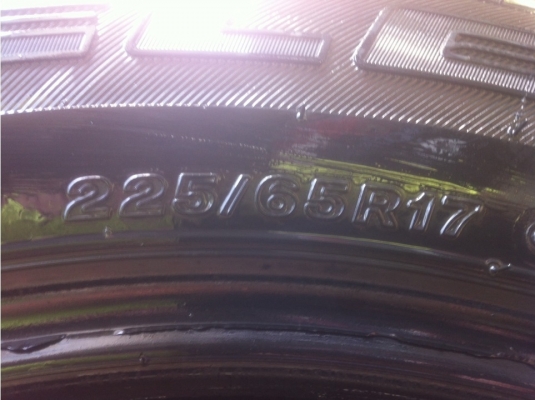 ยาง Bridgestone 225 65 17 ปลายปี12 ดอกเต็ม คมๆใช้กันยาว ราคาไม่แพง