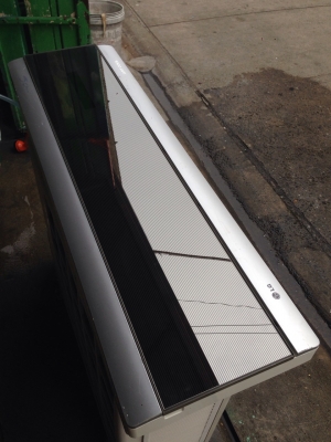 **** ขายแอร์ LG 9000 BTU ตัวTOP (ARTCOOL) ****