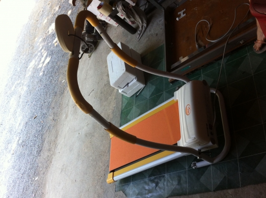 ลู่วิ่งไฟฟ้าขนาดเล็กจากญี่ปุ่น ปรับความเร็ว-ช้าได้ แสดงข้อมูลต่างๆ ขนาดเล็ก