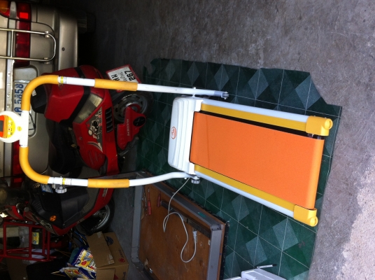 ลู่วิ่งไฟฟ้าขนาดเล็กจากญี่ปุ่น ปรับความเร็ว-ช้าได้ แสดงข้อมูลต่างๆ ขนาดเล็ก