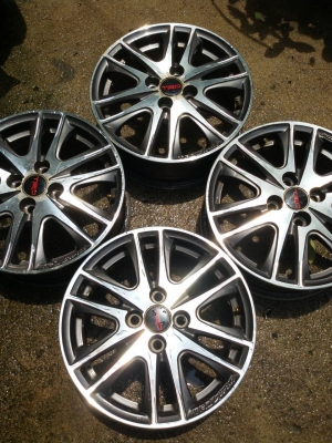ล้อ TRD ขอบ 15 ชุดล่ะ 7500